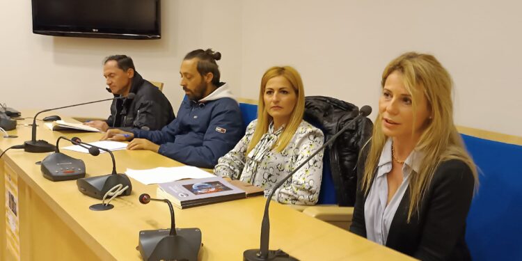 Η Βιβλιοθήκη Σπάρτου παρουσίασε τις ανθολογίες των ποιητικών διαγωνισμών