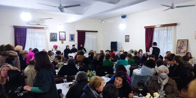 Πρώτη φιλανθρωπική εκδήλωση της Φιλοπτώχου Διακονίας της ενορίας Αγίας Τριάδος Αγρινίου
