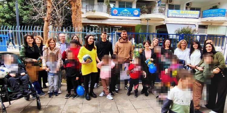 Αγρίνιο|Στο Ειδικό Νηπιαγωγείο-Δημοτικό «Μαρία Δημάδη»  αντιπροσωπεία του Παναιτωλικού