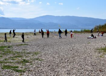 Η Τριχωνίδα γέμισε με πολύχρωμους χαρταετούς