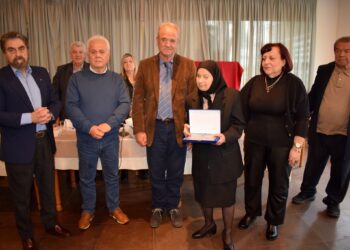 Βράβευση της Αθηνάς Παπαχρήστου στο πλαίσιο της Γενικής Συνέλευσης Συνταξιούχων ΟΤΕ Αιτωλ/νίας-Λευκάδας