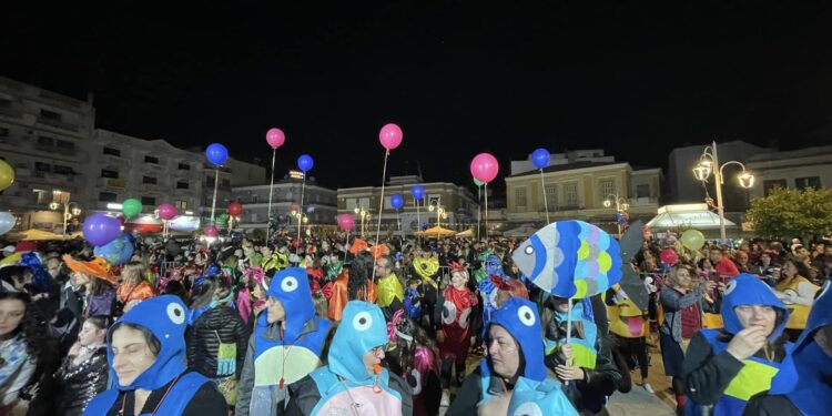 Μεσολόγγι: Κέφι, χαρά και «Γωγουλίνι» στο φετινό καρναβάλι