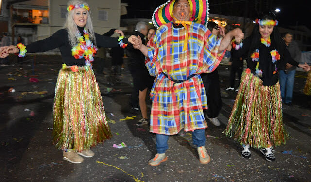 Χιλιάδες επισκέπτες στο Παναιτωλιώτικο Καρναβάλι (φωτο/βιντεο)