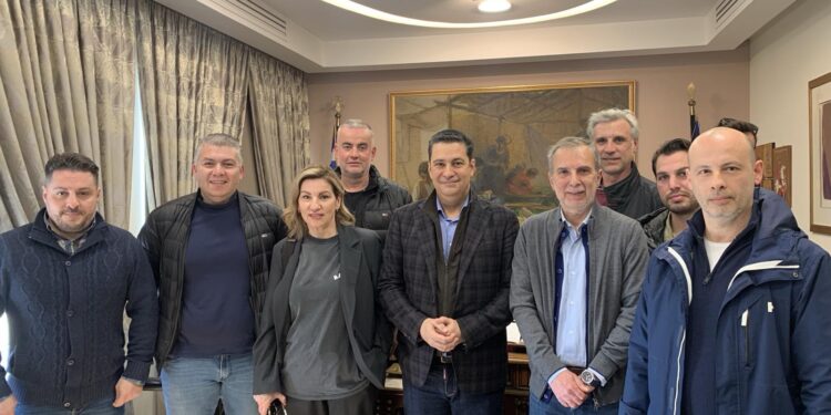 Συνάντηση Δημάρχου Αγρινίου σε θετικό κλίμα με μέλη του Συλλόγου Εμπόρων και Επιχειρηματιών