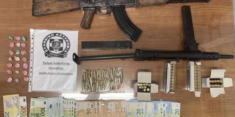 Συνελήφθη 49χρονος με καλάσνικοφ, υποπολυβόλο και κοκαΐνη σε περιοχή του δήμου Ακτίου-Βόνιτσας