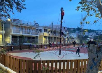 Καταγγελία Τραπεζιώτη για επικίνδυνο παιχνίδι στην παιδική χαρά του Πάρκου Αγρινίου| Τι απαντά ο δήμος