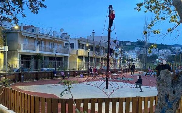 Καταγγελία Τραπεζιώτη για επικίνδυνο παιχνίδι στην παιδική χαρά του Πάρκου Αγρινίου| Τι απαντά ο δήμος