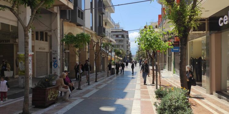 Συνεχείς πτώσεις και τραυματισμοί διερχόμενων