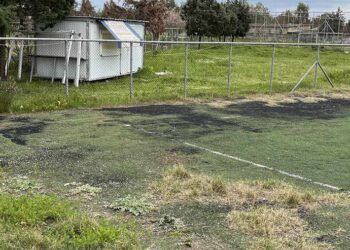 Μεσολόγγι: Εικόνες ντροπής από το Ενωσιακό Γήπεδο Ποδοσφαίρου – «Επικίνδυνο για αγώνες» (φωτο)