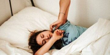 Αν νιώθεις συνέχεια κουρασμένη, κόψε αυτές τις συνήθειες