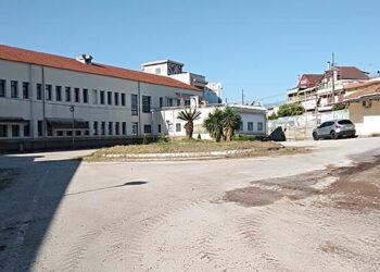 Καταρρέει το κτίριο του παλαιού Νοσοκομείου Αγρινίου (απίστευτο βίντεο)