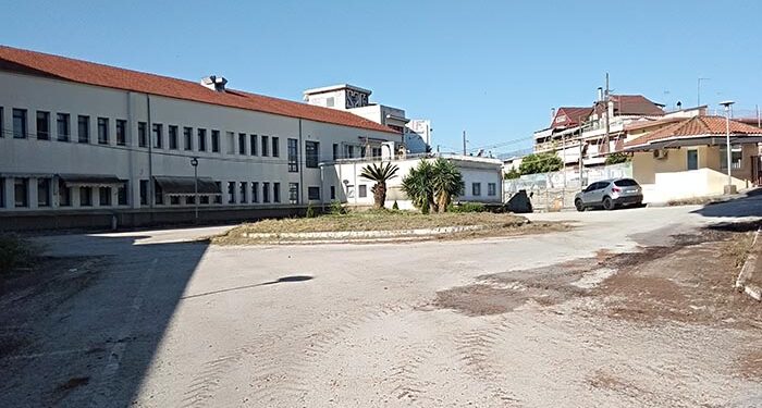 Καταρρέει το κτίριο του παλαιού Νοσοκομείου Αγρινίου (απίστευτο βίντεο)