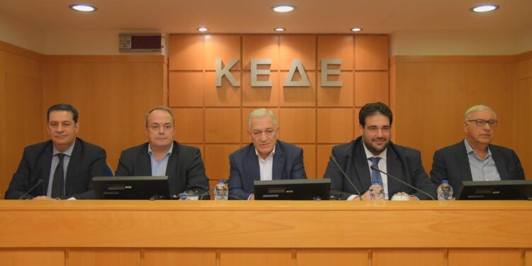 H μεταρρύθμιση της δημόσιας πολιτικής ύδρευσης και αποχέτευσης θέμα συζήτησης στην ΚΕΔΕ