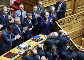 Απορρίφθηκε η πρόταση δυσπιστίας για το θέμα των Τεμπών με 159 ψήφους