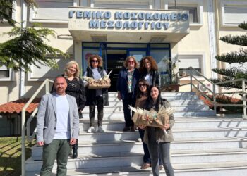 Ευχές και πασχαλινές λαμπάδες στους ασθενείς και στο προσωπικό του Νοσοκομείου Ιερής Πόλης Μεσολογγίου