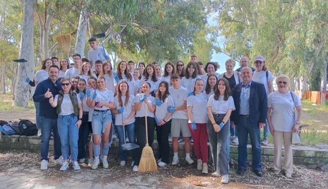 Δράση για καθαρότερο περιβάλλον από μαθητές της Παλαμαϊκής Σχολής και του Δήμου Μεσολογγίου