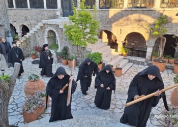 Στην γυναικεία Ιερά Μονή Κοιμήσεως της Θεοτόκου Λιγοβιτσίου ιερούργησε ο Μητροπολίτης