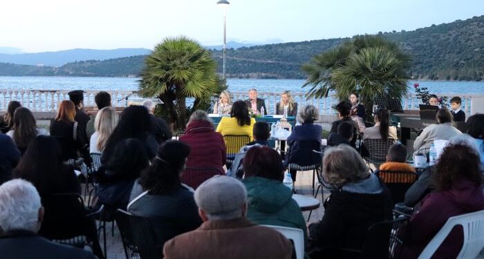 Ο Δήμος Αμφιλοχίας γιόρτασε την Παγκόσμια Ημέρα Βιβλίου με μια υπαίθρια παρουσίαση βιβλίου