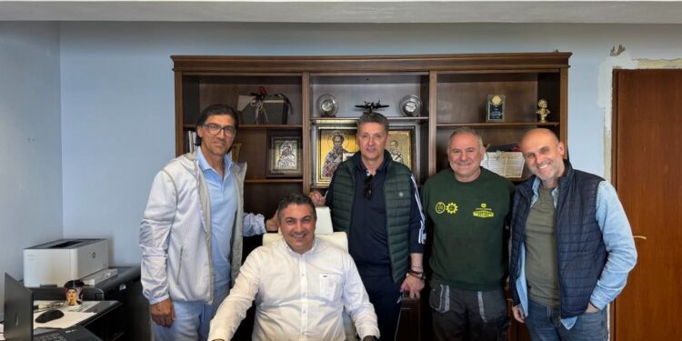 Ο πρώην διεθνής ποδοσφαιριστής Γιώργος Αμανατίδης στο δημαρχείο Ακτίου-Βόνιτσας