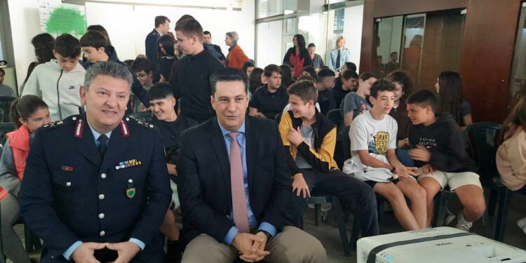 Αγρίνιο: Συνέντευξη τύπου για το θεματικό πάρκο «Χτίζουμε τοίχο στην παραβατικότητα ανηλίκων»(βίντεο-φωτο)