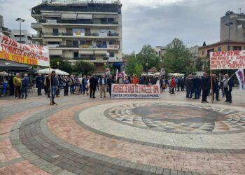Απεργιακή συγκέντρωση στο Αγρίνιο (βίντεο-φωτο)