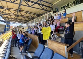 Το 1ο Δημοτικό Σχολείο Αγρινίου στο γήπεδο του Παναιτωλικού