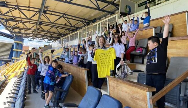 Το 1ο Δημοτικό Σχολείο Αγρινίου στο γήπεδο του Παναιτωλικού