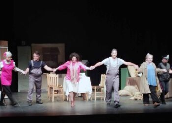 Με μεγάλη επιτυχία το “Δεν πληρώνω, Δεν πληρώνω!” από το εσπερινό ΕΠΑ.Λ. Αγρινίου στο Μαθητικό Φεστιβάλ Θεάτρου