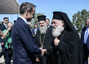 Μητσοτάκης: Στενή η συνεργασία μας με την Εκκλησία – Ιερώνυμος: Δεν θα κάνουμε ό,τι μας λέει ο Βελόπουλος