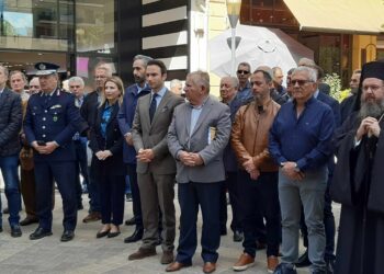 Συγκίνηση στην επιμνημόσυνη δέηση για τα θύματα του βομβαρδισμού του Αγρινίου