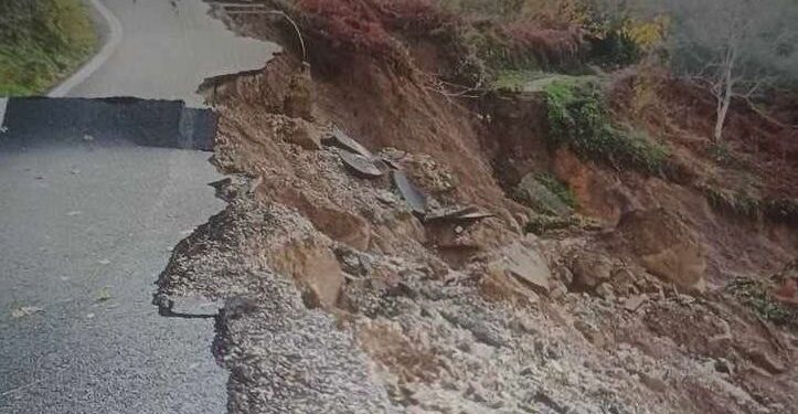 Αγρίνιο: Αποχή από τις ευρωεκλογές για τους κατοίκους στη Μακρυνού-Ούτε δρόμους δεν έχουν!