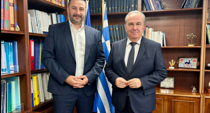 Συνάντηση με τον Αν. υπουργό οικονομικών είχε ο Θανάσης Μαυρομμάτης