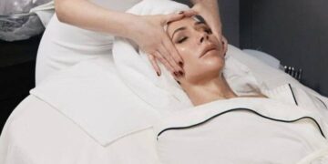 Η βιταμίνη που διεγείρει τη φυσική παραγωγή κολλαγόνου στο δέρμα