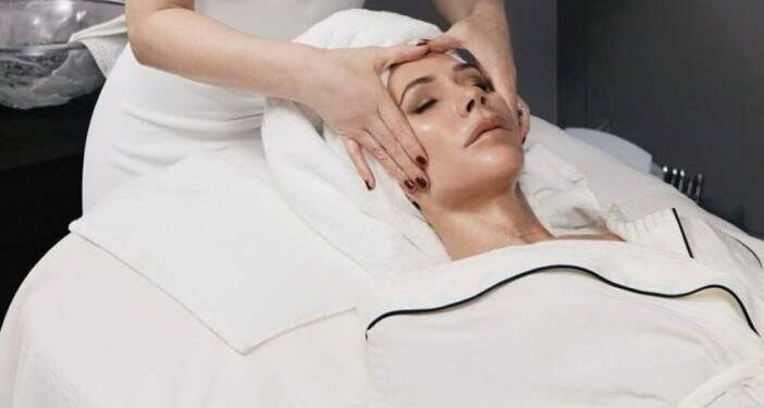 Η βιταμίνη που διεγείρει τη φυσική παραγωγή κολλαγόνου στο δέρμα