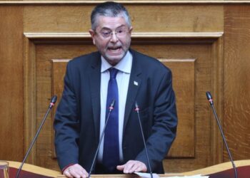 Παύλος Σαράκης σε Μαρία Σπυράκη:”Θα σας κάνουμε δώρο βαζελίνες”