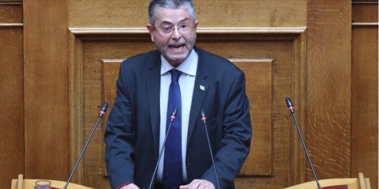 Παύλος Σαράκης σε Μαρία Σπυράκη:”Θα σας κάνουμε δώρο βαζελίνες”