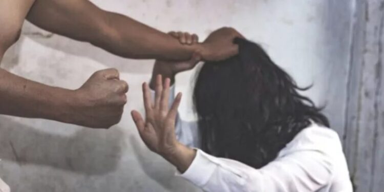 7 δικογραφίες και 4 νέες συλλήψεις για ενδοοικογενειακή βία στη Δυτική Ελλάδα το τελευταίο 24ωρο