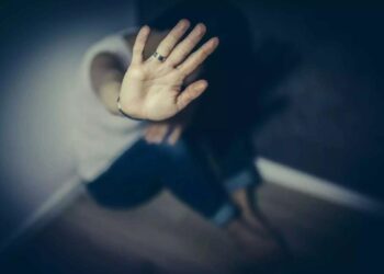 Αγρίνιο|Δικογραφία σε βάρος του πατέρα που έσπασε τα δάχτυλα & απείλησε την κόρη του!