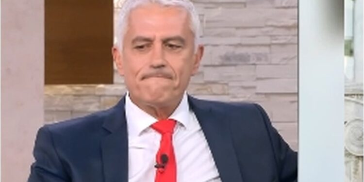 “Έψαχνα τις τσέπες του πατέρα μου και δεν ήξερα αν θα έχουμε να φάμε”: Συγκινήθηκε ο Αγρινιώτης Γιώργος Καλλιακμάνης