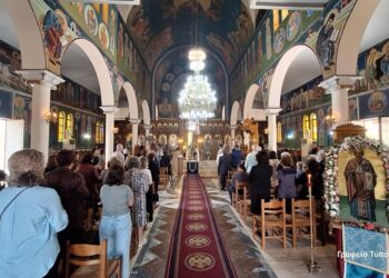 Λουτρό Αμφιλοχίας| Ο Μητροπολίτης στον Ι. Ν Αγίου Νικολάου, Κυριακή των Μυροφόρων