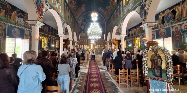 Λουτρό Αμφιλοχίας| Ο Μητροπολίτης στον Ι. Ν Αγίου Νικολάου, Κυριακή των Μυροφόρων