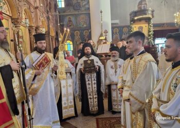 Αγρίνιο| Ο Μητροπολίτης χειροθέτησε Αναγνώστη τον φοιτητή, Θεόδωρο Κασούμη