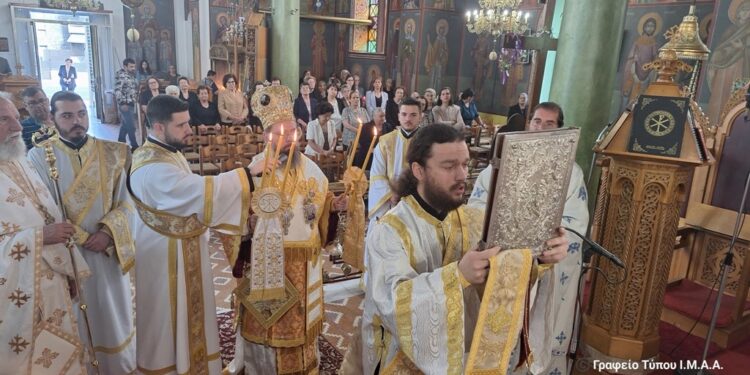 Καμαρούλα, Ναός Αγίου Γεωργίου|Κυριακή του Παραλύτου