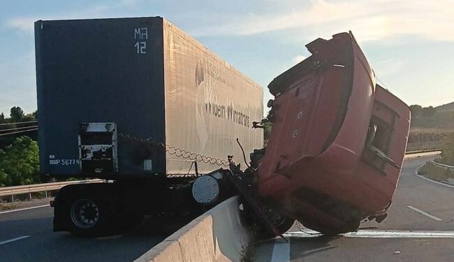 Απίστευτο τροχαίο κοντά στη Βόνιτσα