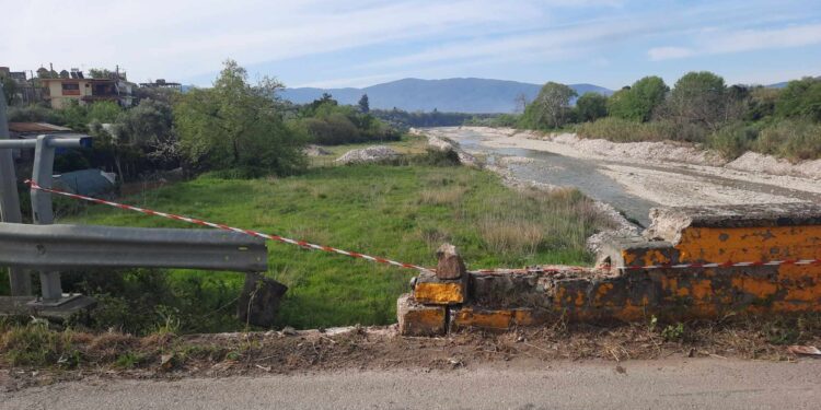 Από το 2018 δεν βρέθηκαν 2-3 πέτρες για την γέφυρα της Αβόρανης!