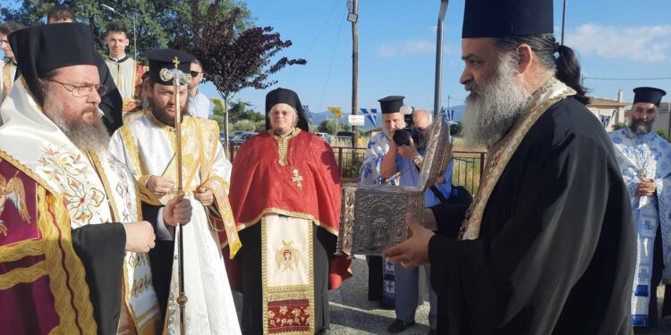 Με λαμπρότητα η υποδοχή της Τιμίας Κάρας της Αγίας Βαρβάρας στο Αγρίνιο