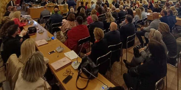 Παρουσία της Υφυπουργού Μ. Κεφάλα πραγματοποιήθηκε ημερίδα με θέμα: «Ο θεσμός της οικογένειας: Προκλήσεις, Κοινωνική συνοχή και Υποστήριξη»