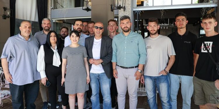 Ο Γιάννης Μπρατάκος στο Αγρίνιο-Συναντήθηκε με ΟΝΝΕΔίτες και μέλη του Επιμελητηρίου