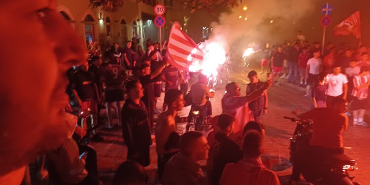 Πανηγυρισμοί και στην Αιτωλ/νία από φίλους του Ολυμπιακού για την κατάκτηση του Ευρωπαϊκού