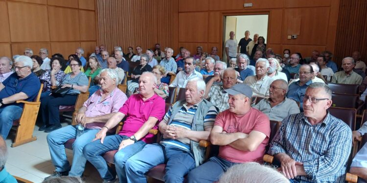 ΚΚΕ_ περιοδεία στο ΚΕΦΙΑΠ και συγκέντρωση συνταξιούχων στο Αγρίνιο